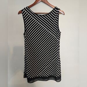 White House Black Market Diagonal Elongating Sleevelesa Top Sz M